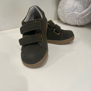 L’Amour Kyle double Velcro sneaker, toddler size 8, new with box